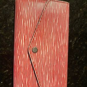 Louis Vuitton zippy wallet